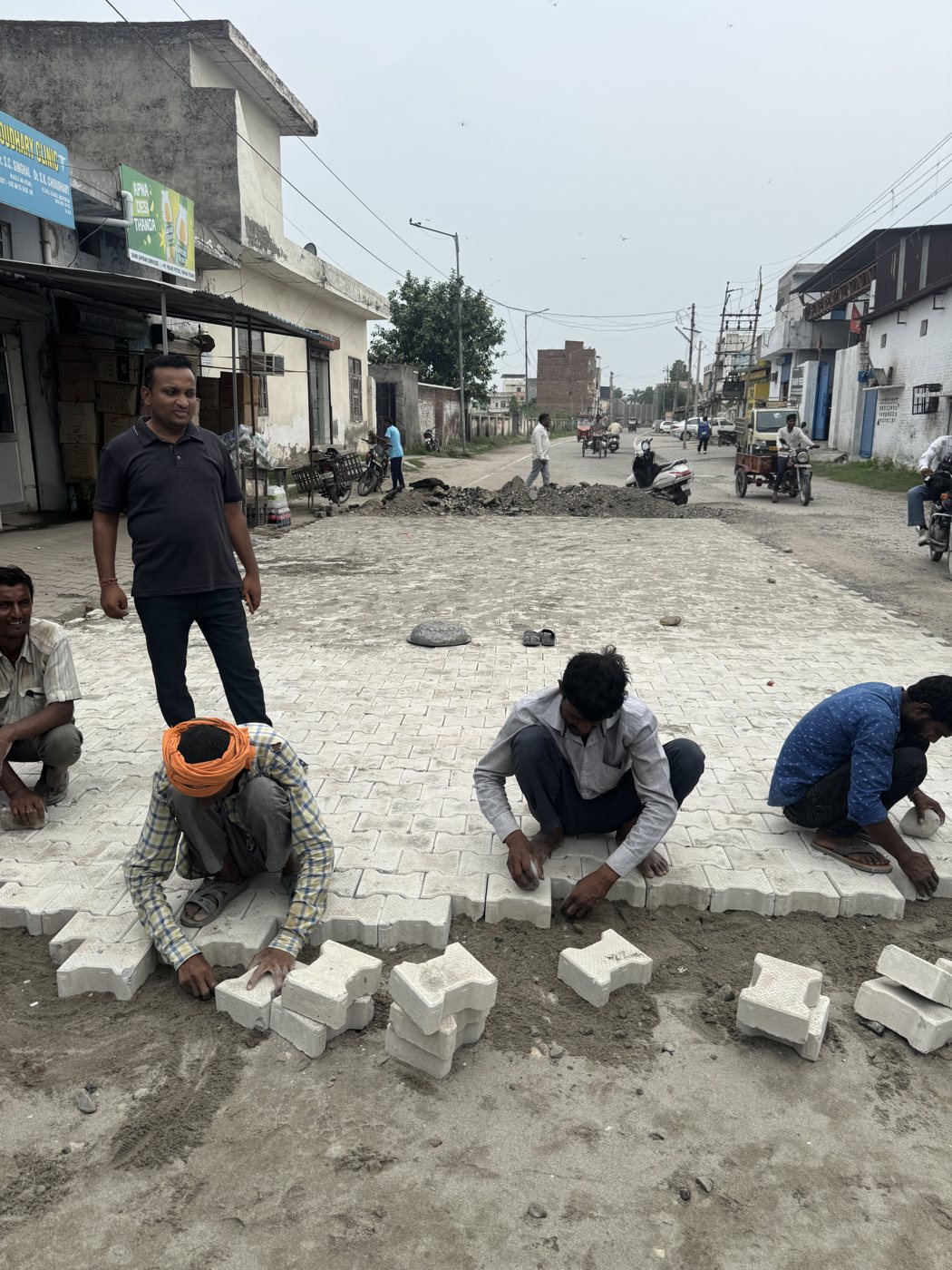 सड़क निर्माण कार्य